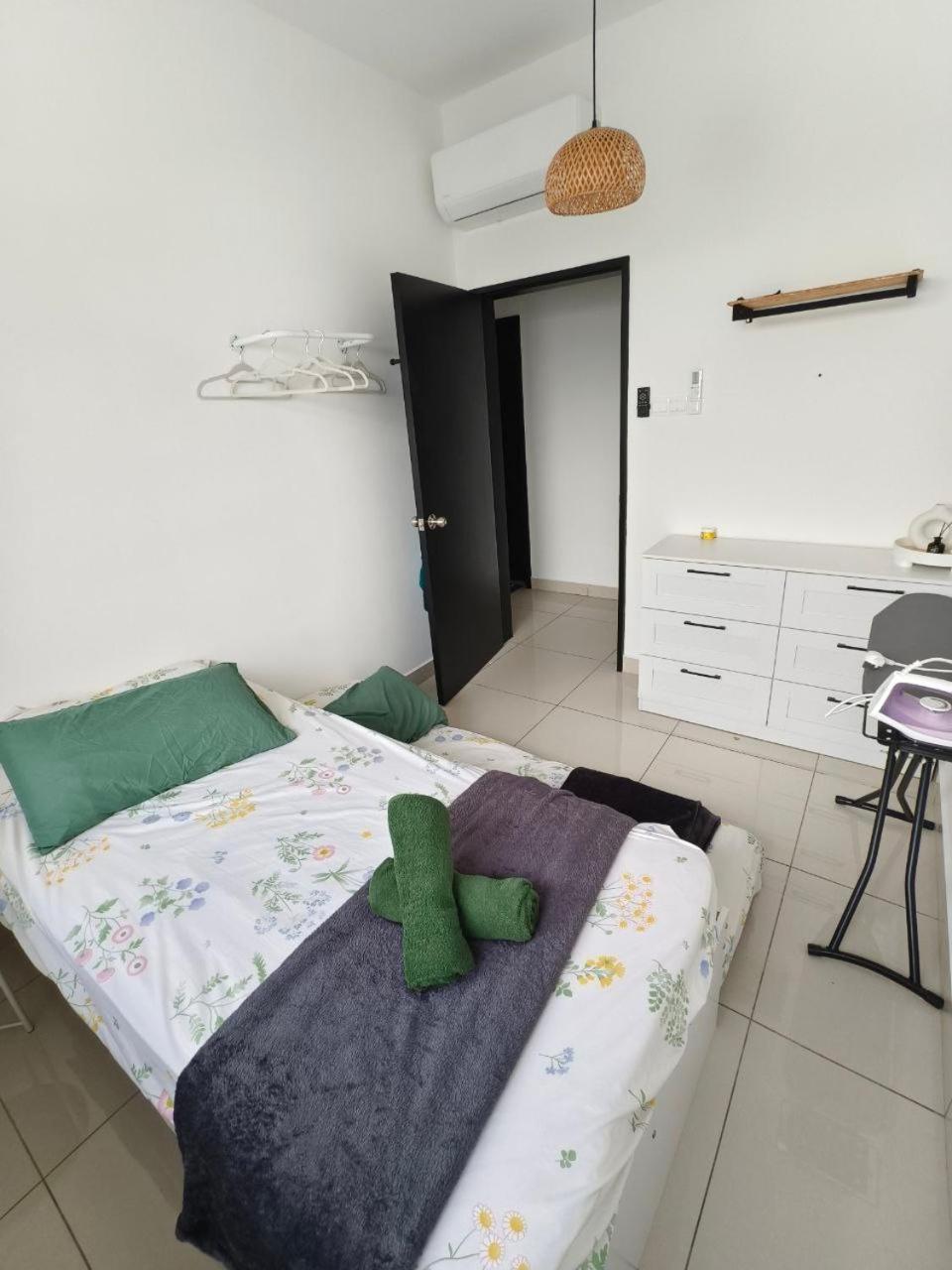 The Moon Homestay At Putrajaya Exterior photo